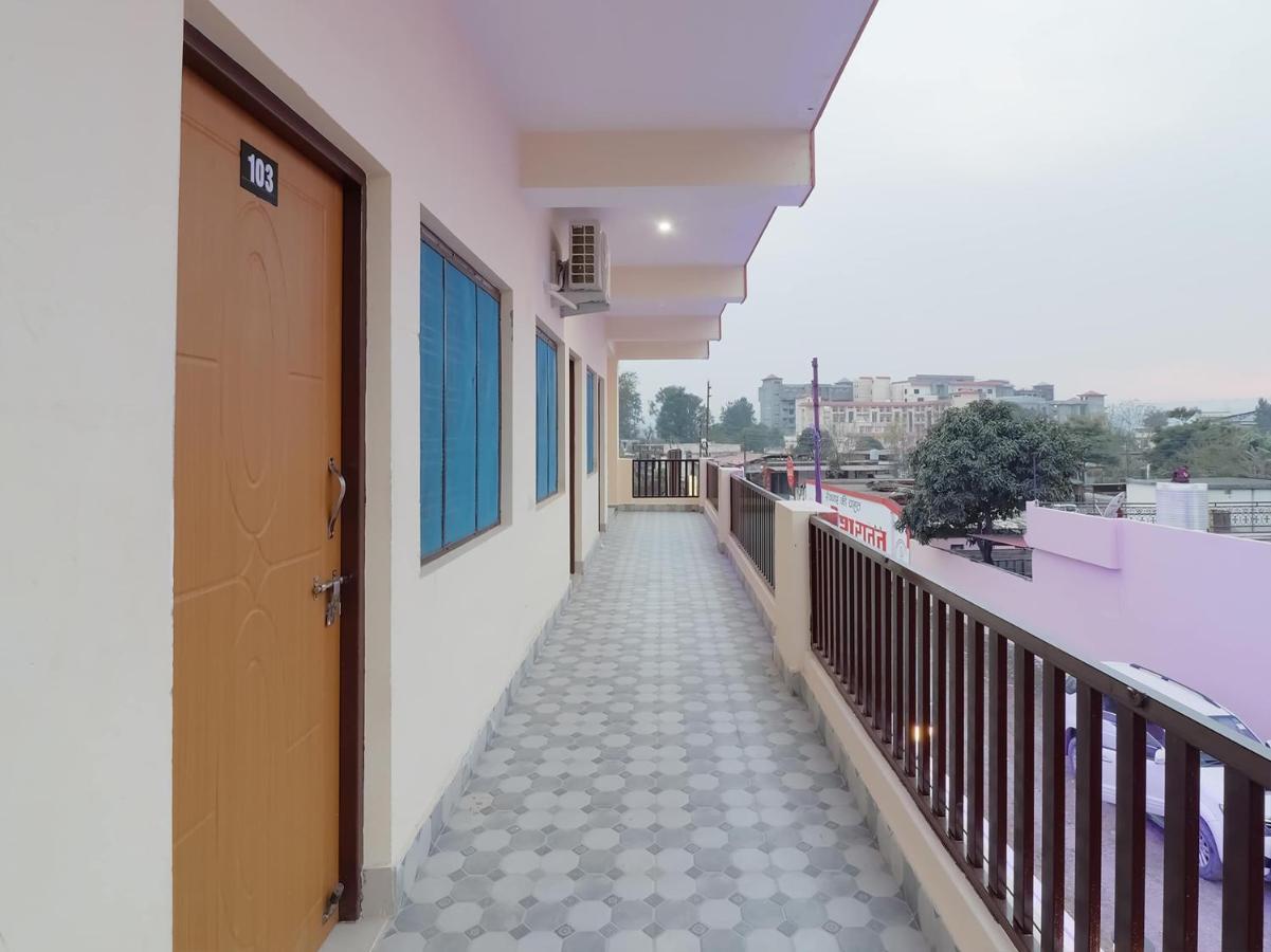 Oyo 84661 Lakshmi Home Stay Jhājra Exterior foto